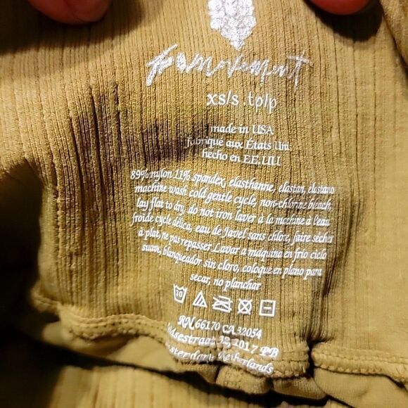 NWOT Movement Free People good karma flare Leggings some with logo some without - Picture 3 of 4